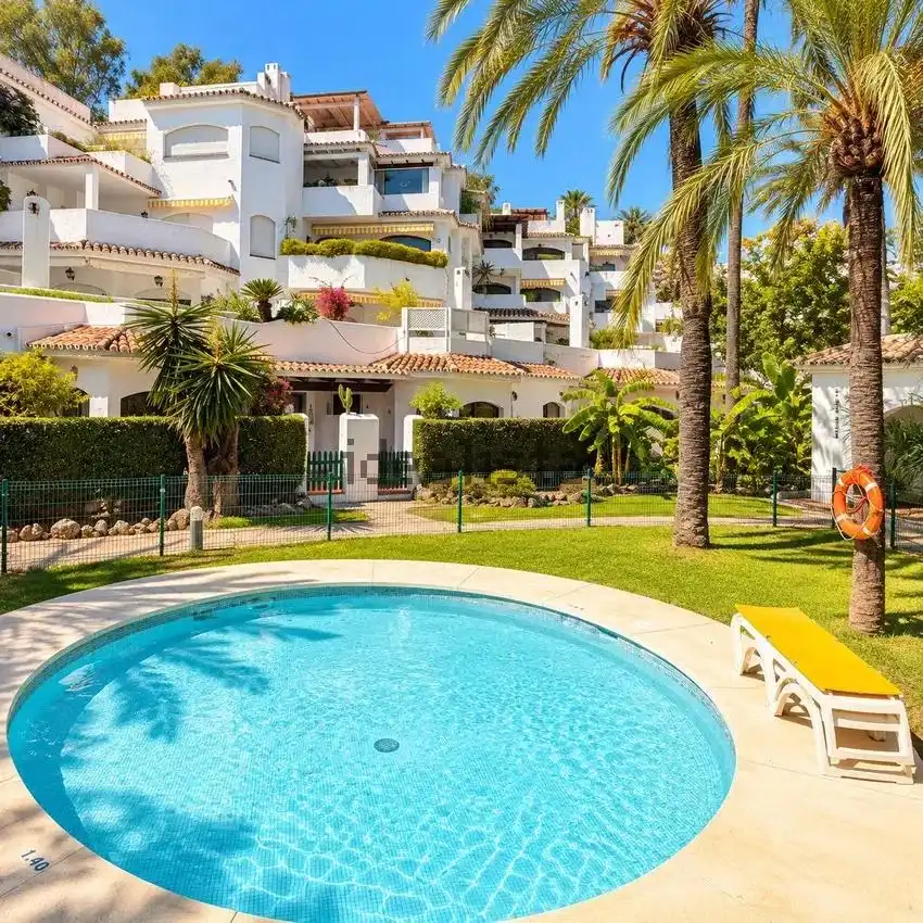 Piso con terraza en venta en Elviria - Cabopino, imagen 2