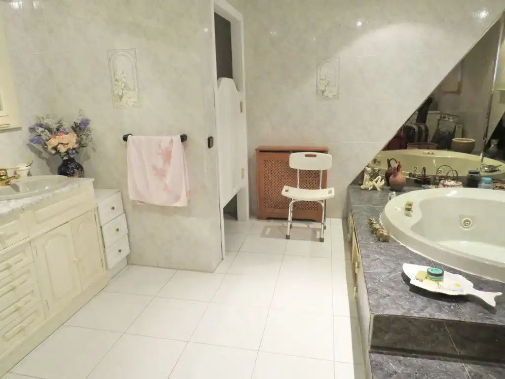 Bathroom of Houses for sale in Algete
