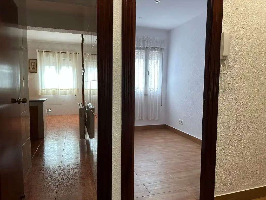 Habitación de Piso en venta en Gijón  con Calefacción y Horno