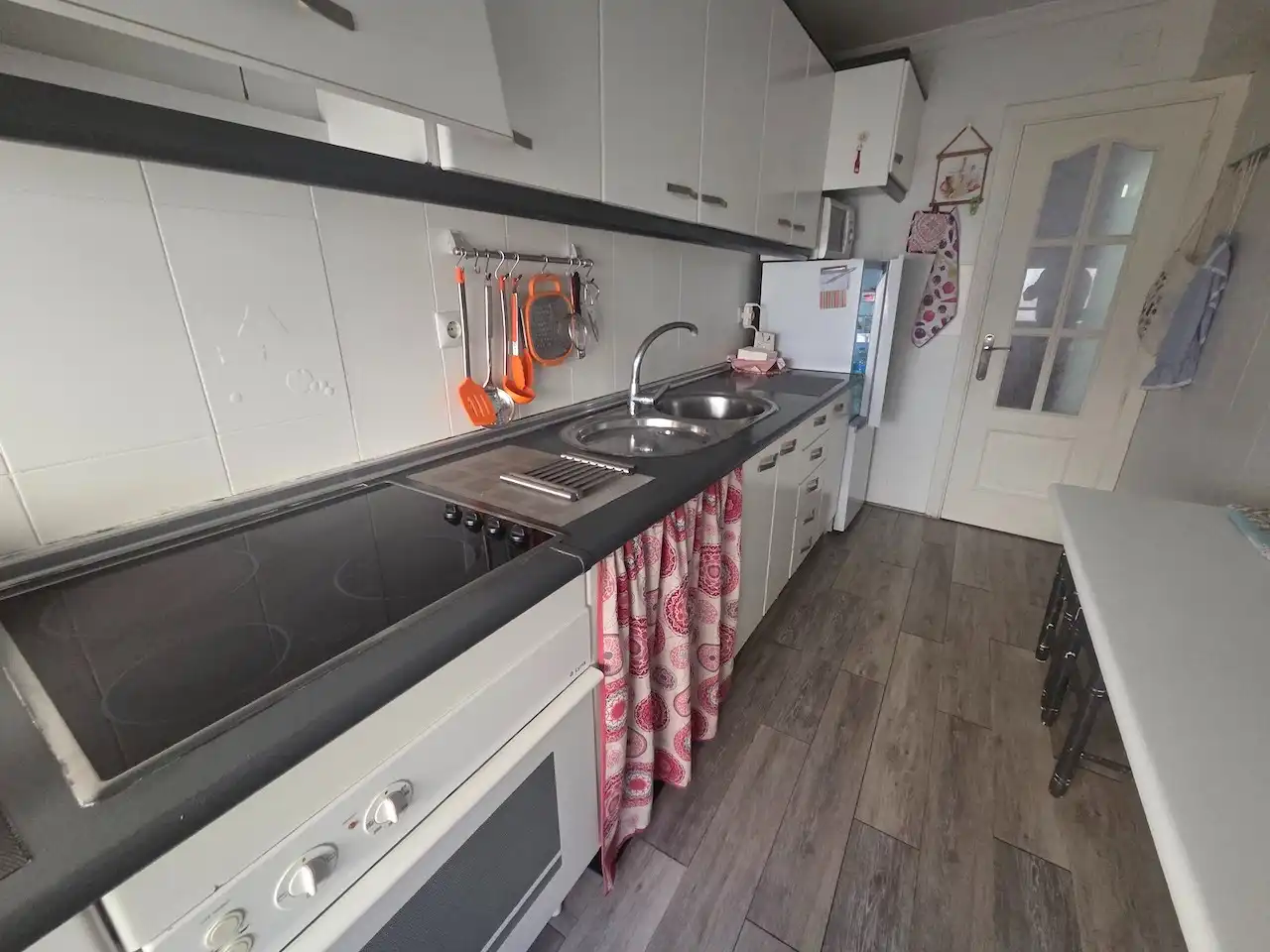 Kitchen of Flat for sale in Vélez-Málaga  with Air Conditioner, Terrace and Furnished