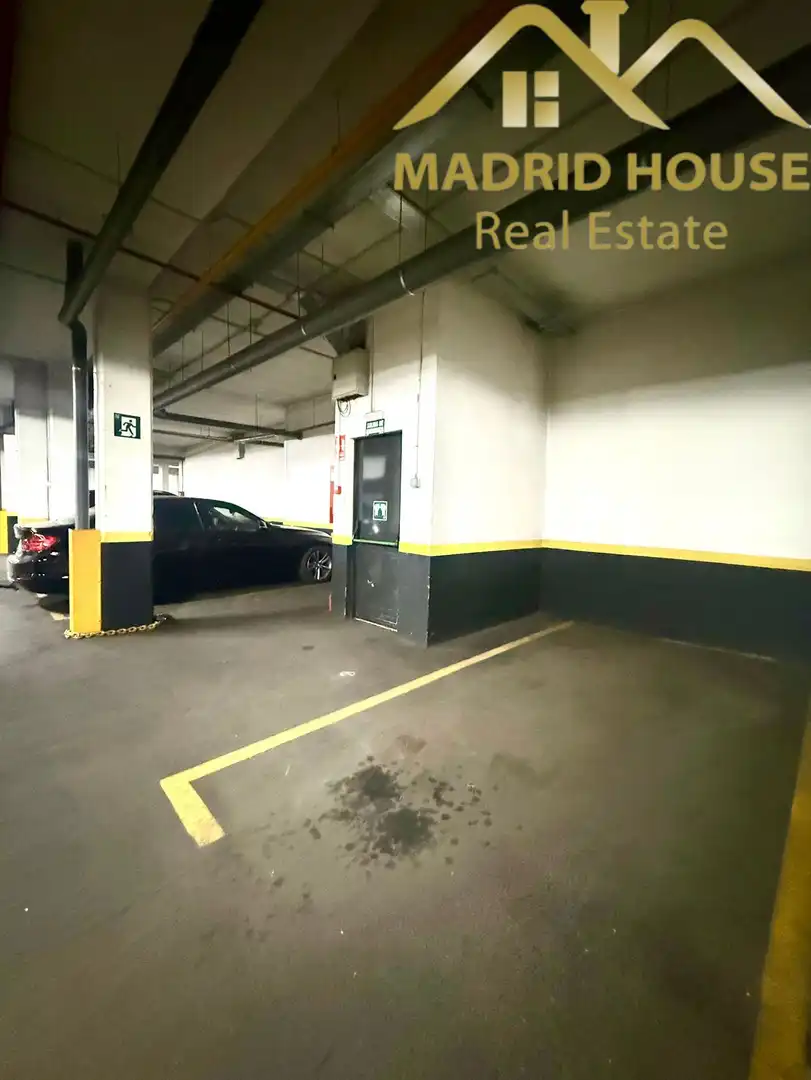 Parking of Attic for sale in Madrid  with Air Conditioner, Heating and Terrace