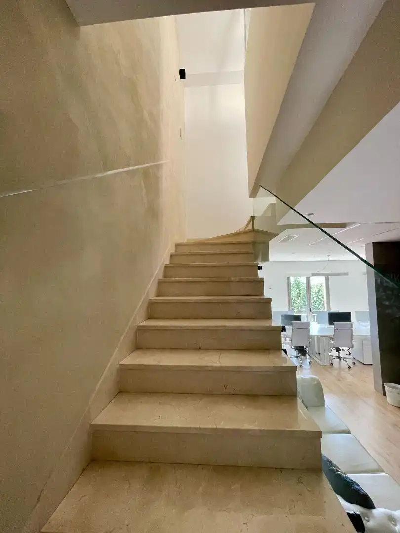 Office for sale in Marbella  with Air Conditioner and Furnished