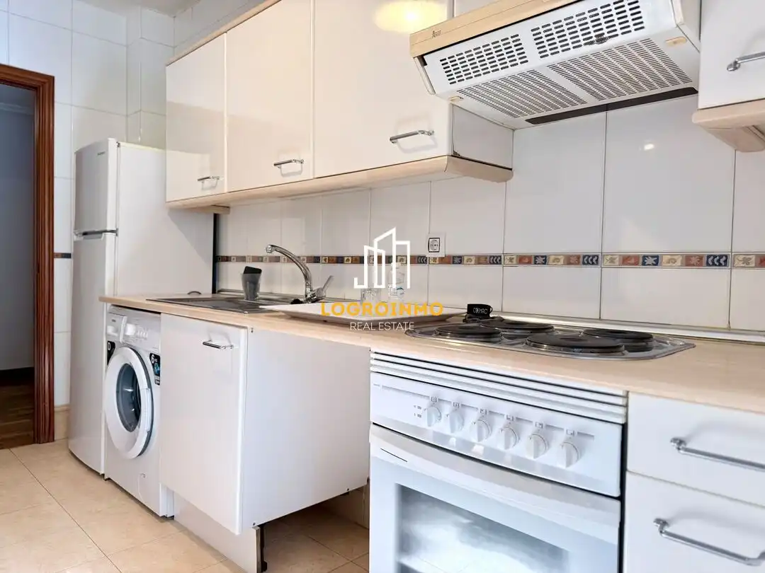 Kitchen of Flat for sale in  Logroño  with Heating, Storage room and Balcony