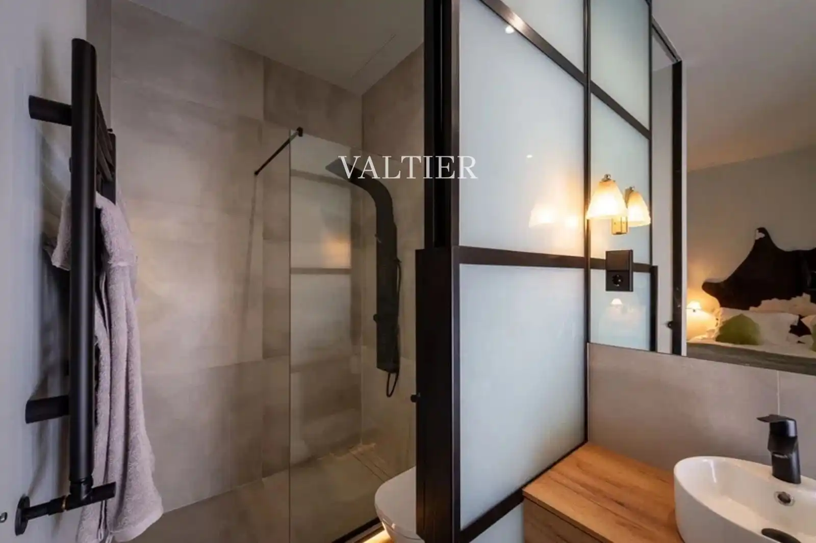 Badezimmer von Wohnung zum Verkauf in Madrid mit Klimaanlage, Heizung und Terrasse
