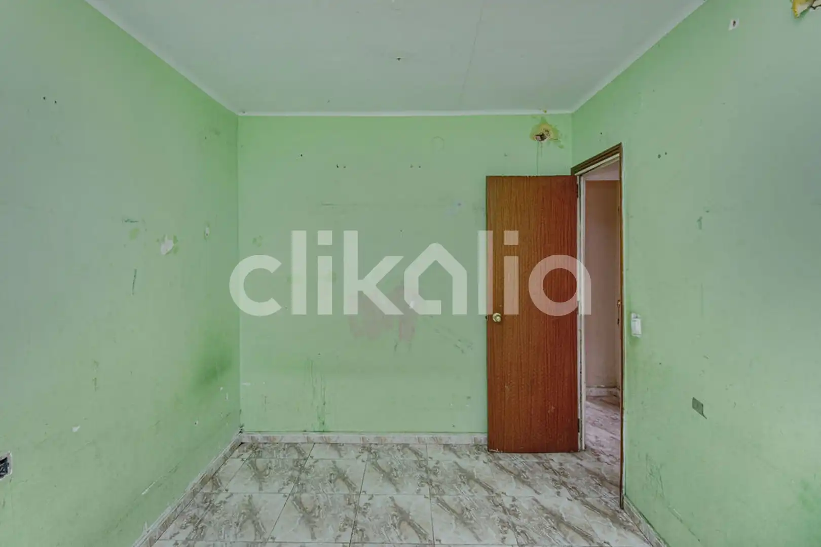 Bedroom of Flat for sale in Girona