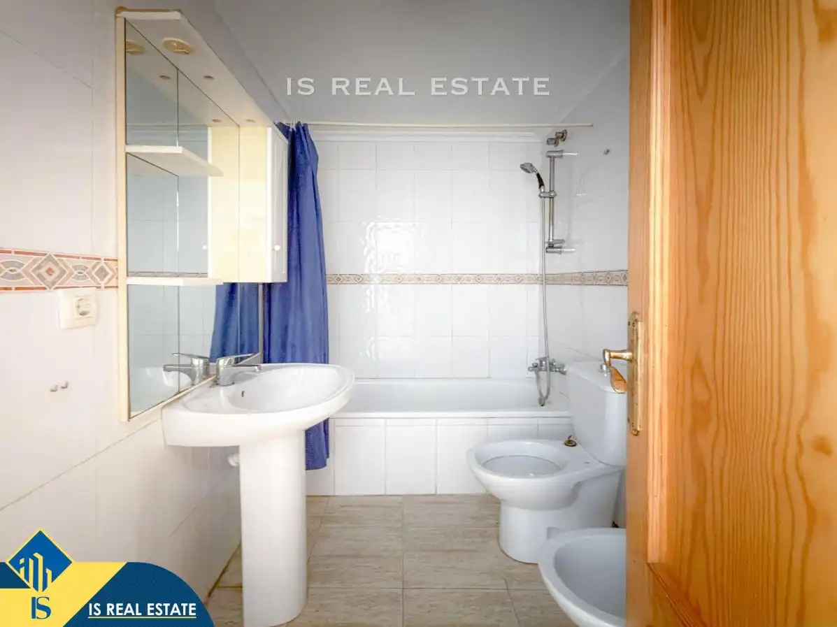 Bany de Apartament en venda en Torrevieja amb Aire condicionat, Calefacció i Terrassa
