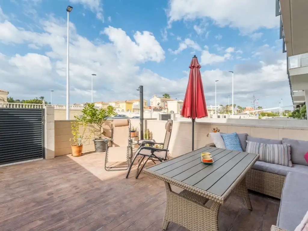 Terrassa de Casa o xalet de lloguer en Santa Pola amb Aire condicionat, Piscina i Moblat