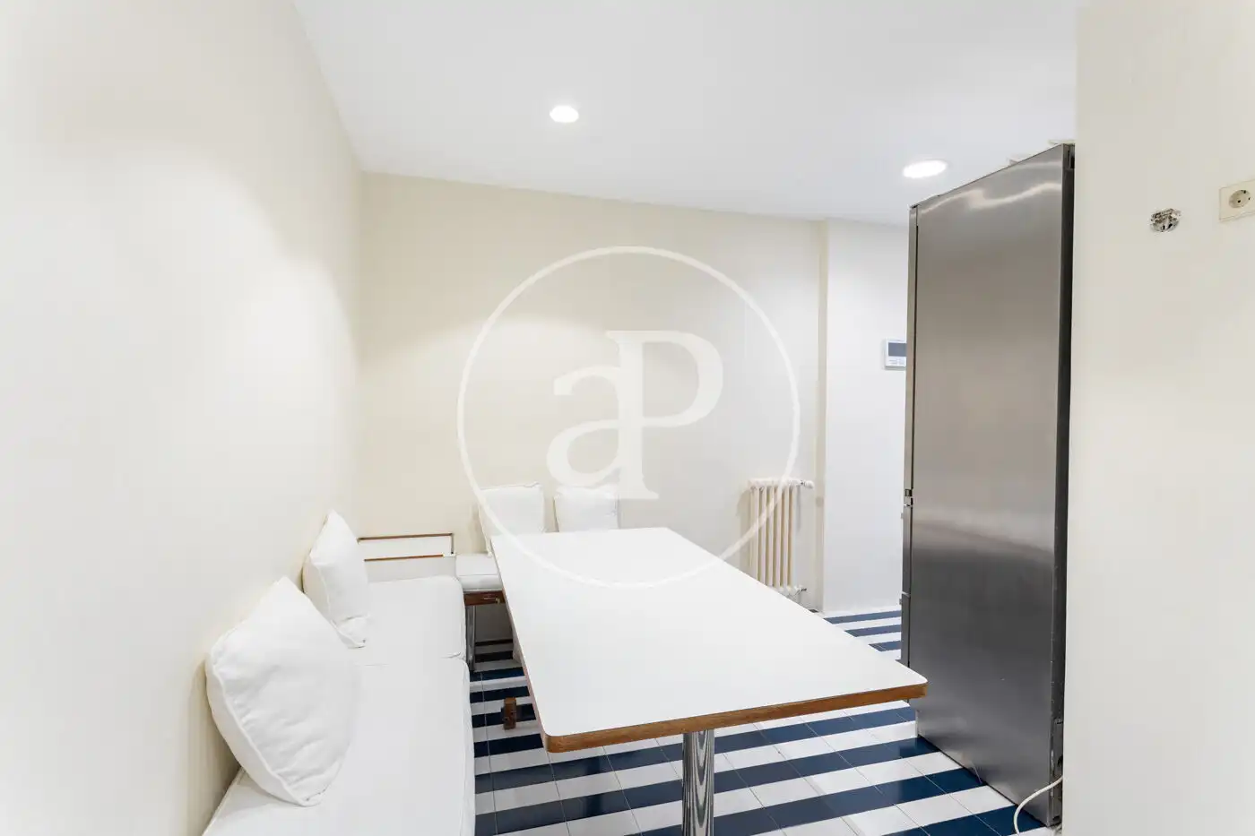 Flat for rent in Barcelona  with Air Conditioner, Heating and Private garden