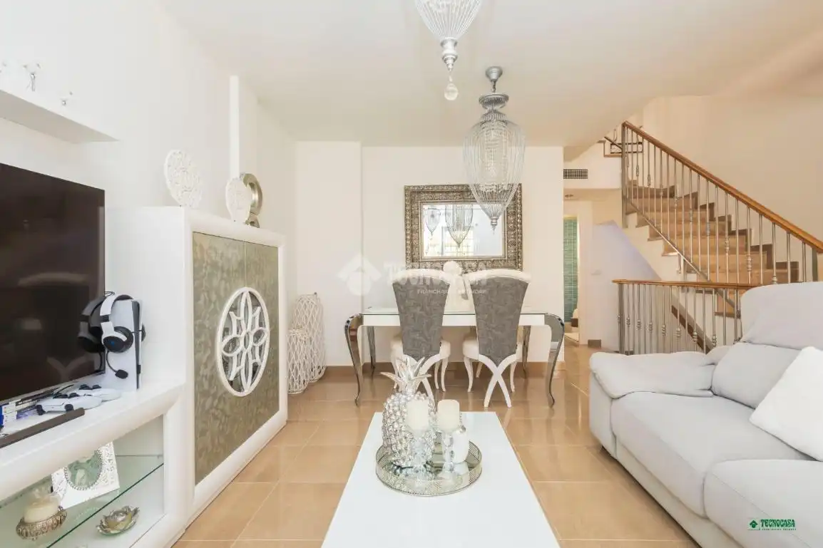 Semi-detached house with terrace for sale in Vera Ciudad, imagen 2