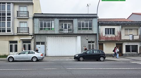 *** CASA CON GRAN TERRAZA Y ESPACIO POLIVALENTE EN A LARACHA ***