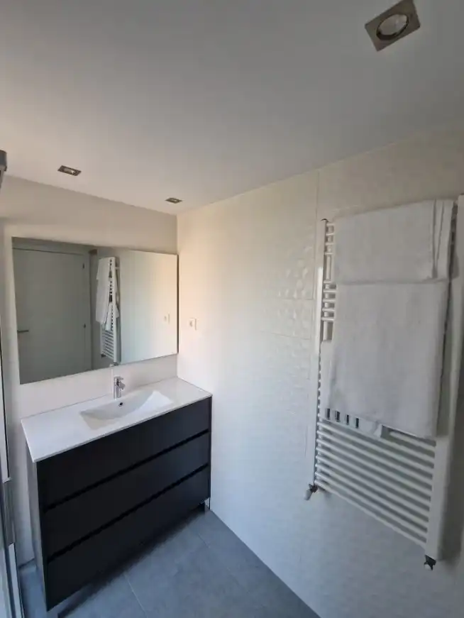 Bathroom of Flat for rent in Urduliz  with Heating, Terrace and Storage room