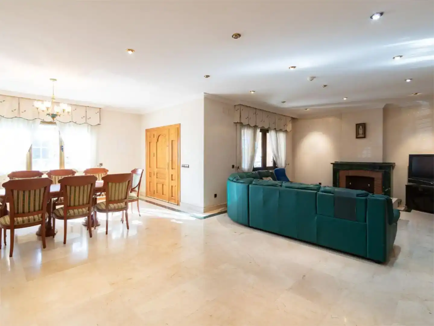 Comedor de Casa o chalet en venta en Boadilla del Monte con Aire acondicionado, Piscina y Balcón