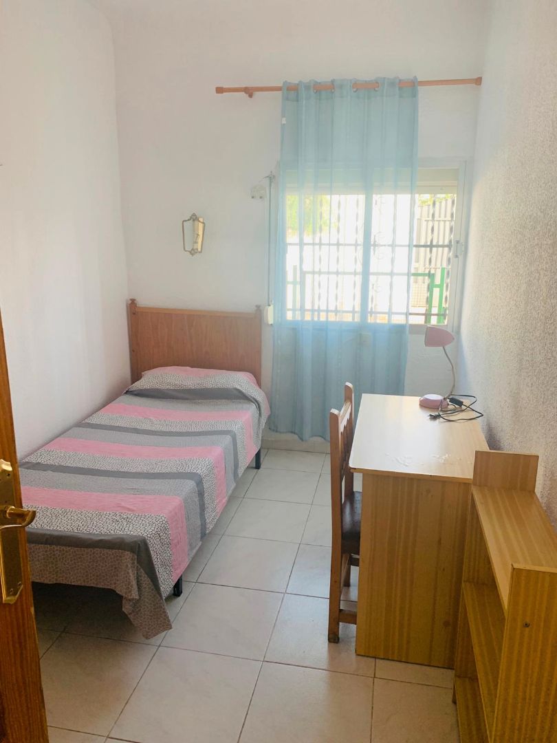 Bedroom of Flat to rent in  Granada Capital  with Air Conditioner, Furnished and Washing machine