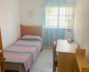 Bedroom of Flat to rent in  Granada Capital  with Air Conditioner, Furnished and Washing machine
