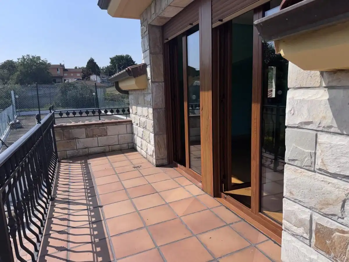 Terrassa de Casa o xalet en venda en Siero amb Calefacció, Jardí privat i Terrassa
