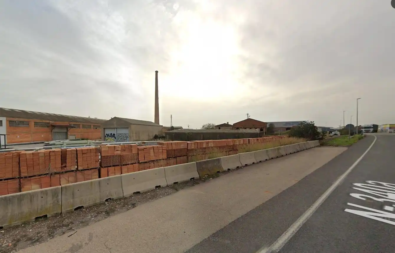 Industrial building for sale in Avenida CASTELLO