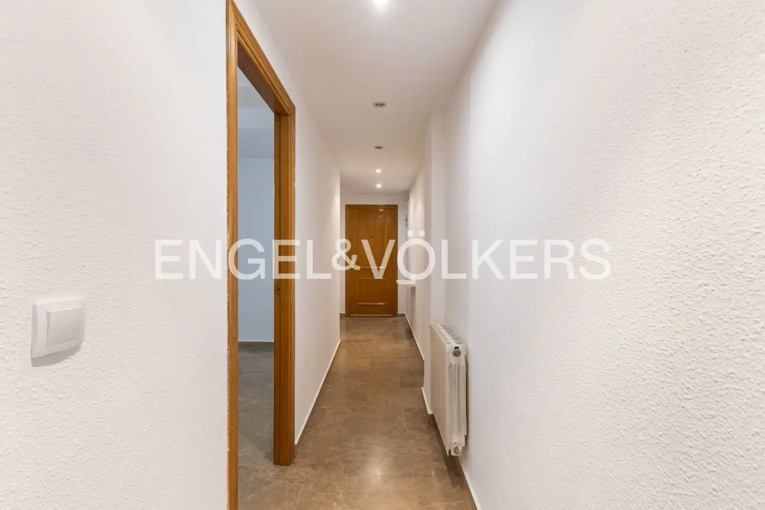 Wohnung zum Verkauf in Valencia mit Klimaanlage, Heizung und Terrasse