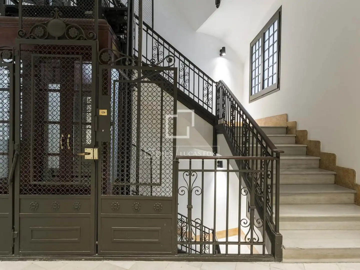 Flat for sale in Barcelona  with Air Conditioner, Heating and Parquet flooring