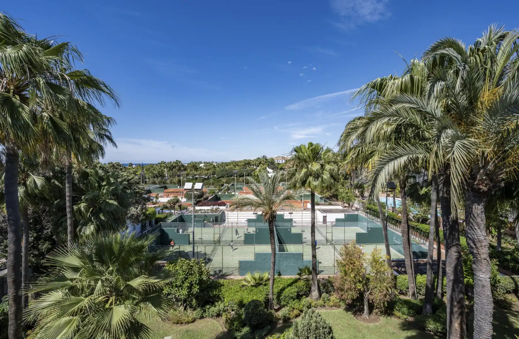 Garten von Dachboden zur Miete in Marbella mit Klimaanlage, Schwimmbad und Möbliert
