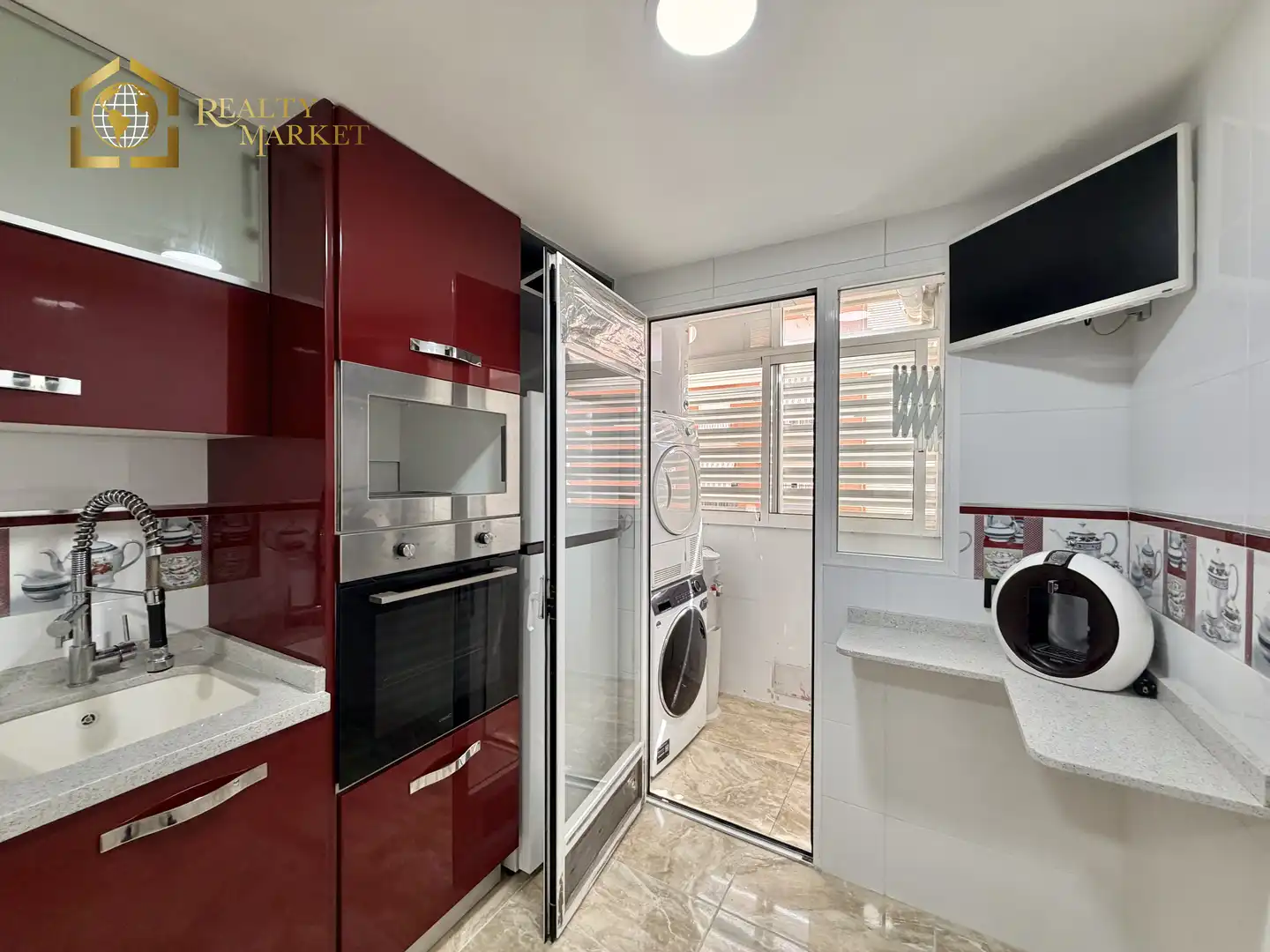 Kitchen of Flat for sale in Valencia  with Private garden, Furnished and Washing machine