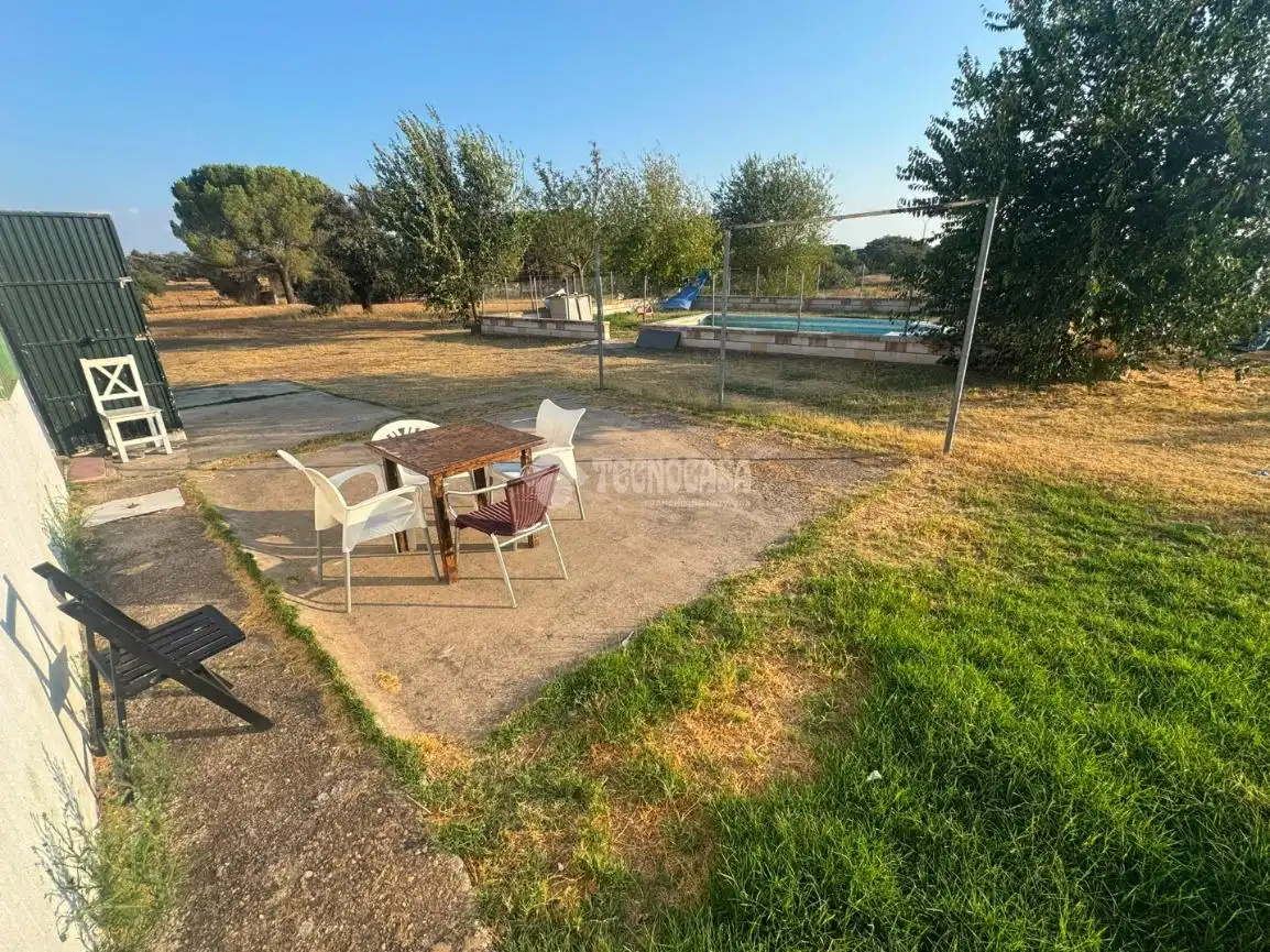 Finca rústica en venda en Badajoz amb Traster i Moblat