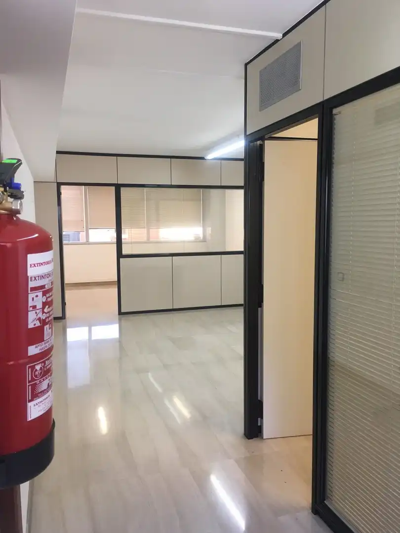 Oficina de lloguer en Cerdanyola del Vallès amb Aire condicionat i Terrassa