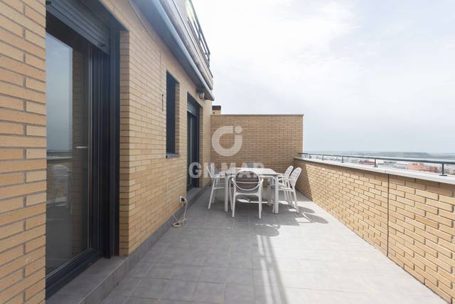 Dúplex en Venta en Palomeras Sureste