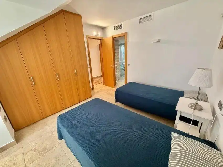 Schlafzimmer von Maisonette zum Verkauf in Fuengirola mit Klimaanlage, Privatgarten und Terrasse