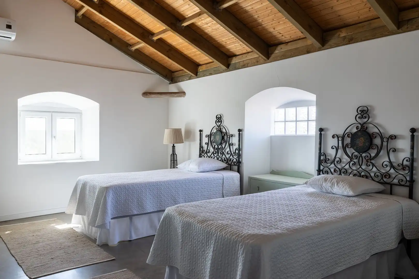 Dormitori de Casa o xalet en venda en Sierra de Yeguas amb Terrassa i Balcó