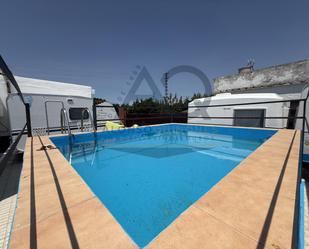 Piscina de Finca rústica en venda en Utrera