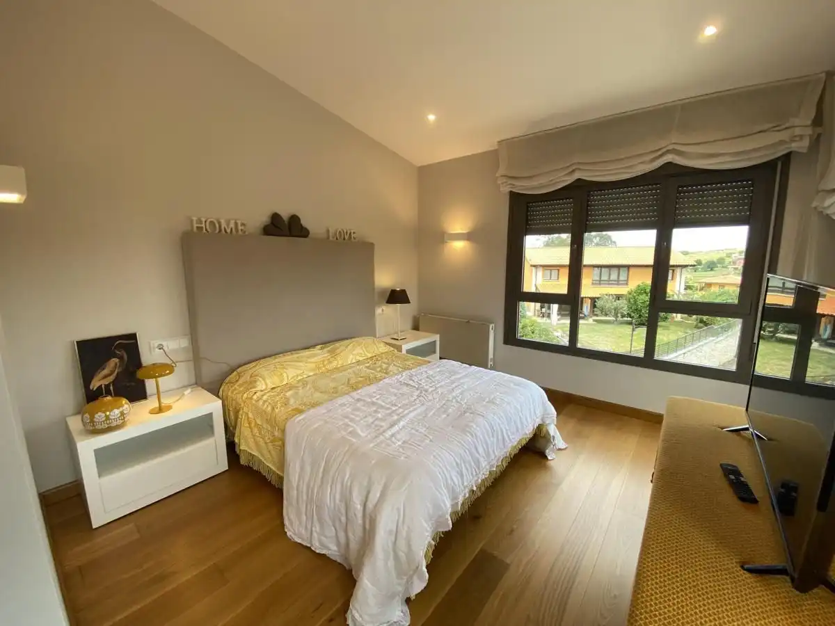 Habitación de Casa o chalet en venta en Llanes con Calefacción, Jardín privado y Terraza