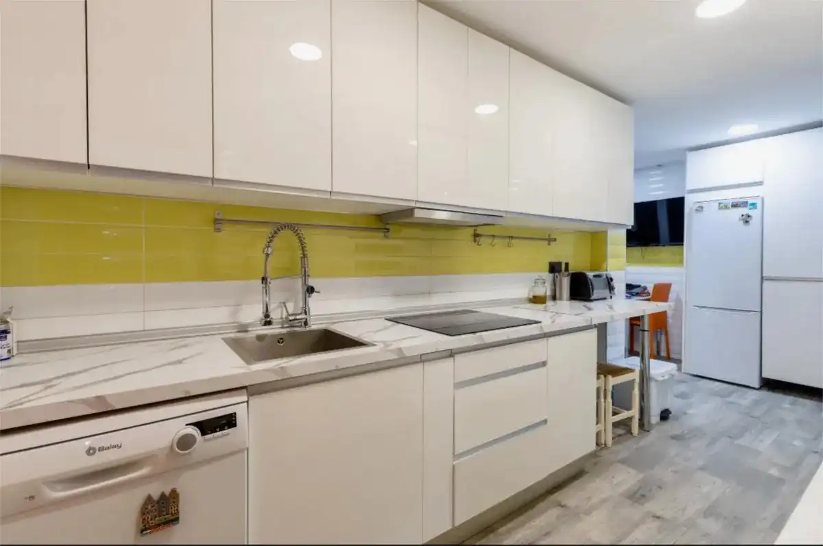Kitchen of Flat for rent in Granada  with Air Conditioner, Heating and Furnished