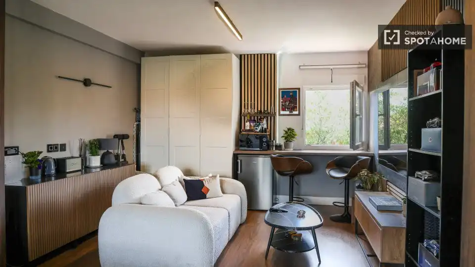 Room in Lucero