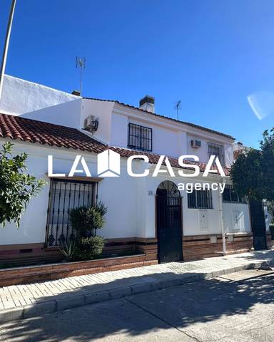 Casa adosada en Venta en Urbadiez - Entrepuentes