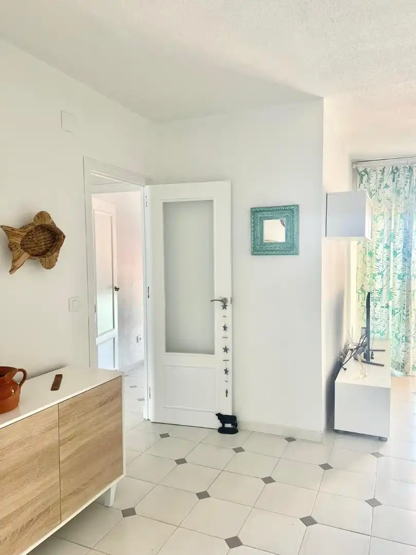Dormitori de Apartament de lloguer en La Manga del Mar Menor amb Calefacció, Terrassa i Moblat