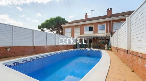 Casa adosada con piscina privada en el centro  de Premià de Mar