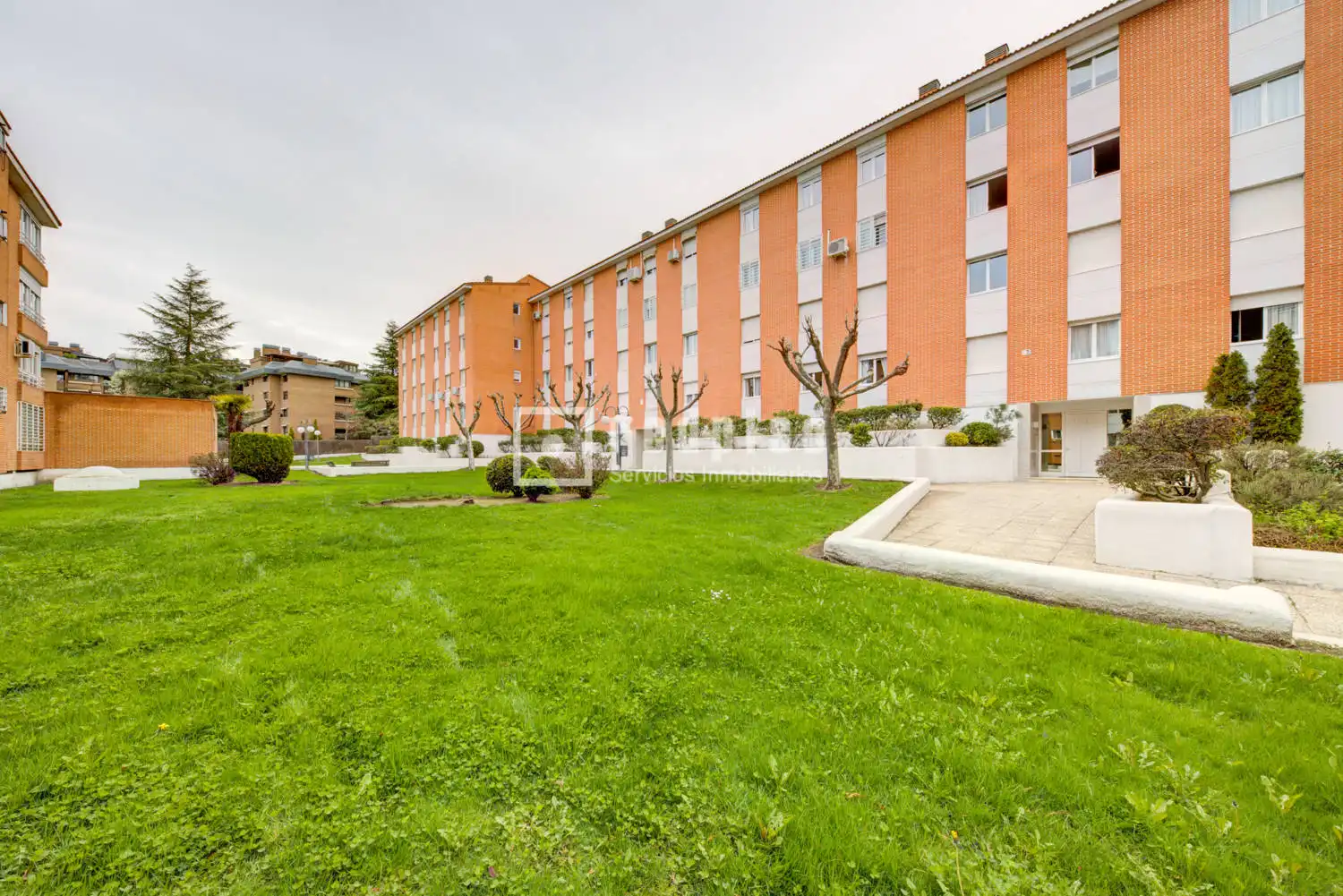 Exterior view of Flat for sale in Pozuelo de Alarcón  with Heating, Private garden and Parquet flooring