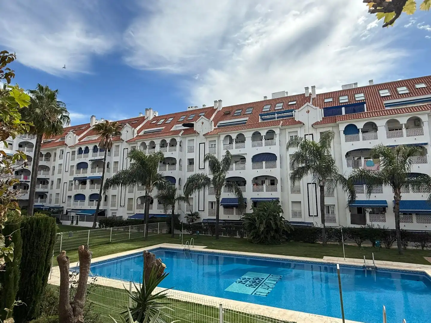 Exterior view of Flat for sale in Marbella  with Community pool