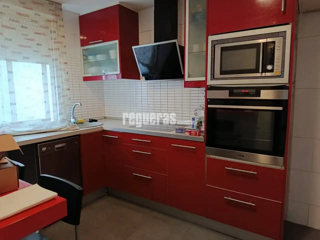 Cocina de Piso en venta en Avilés con Calefacción, Trastero y Amueblado