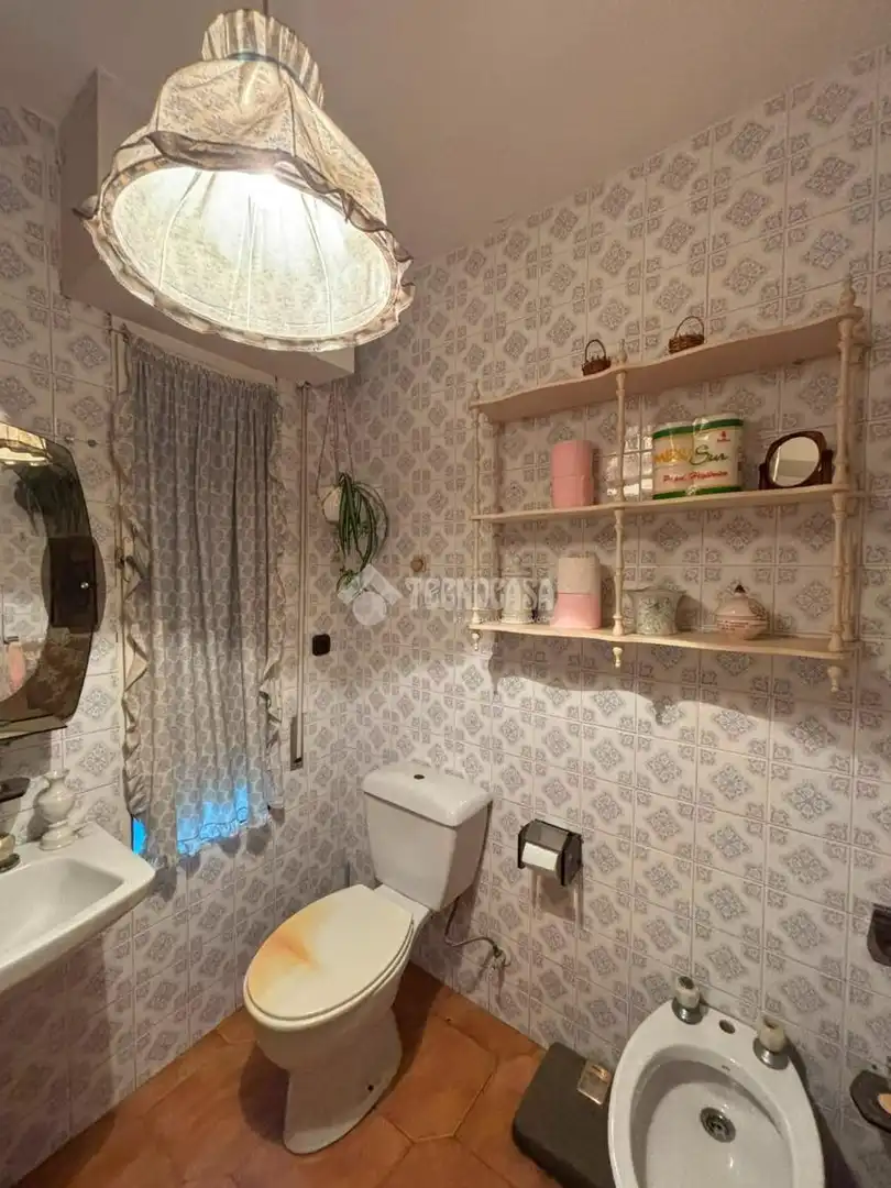 Badezimmer von Wohnung zum Verkauf in Andújar