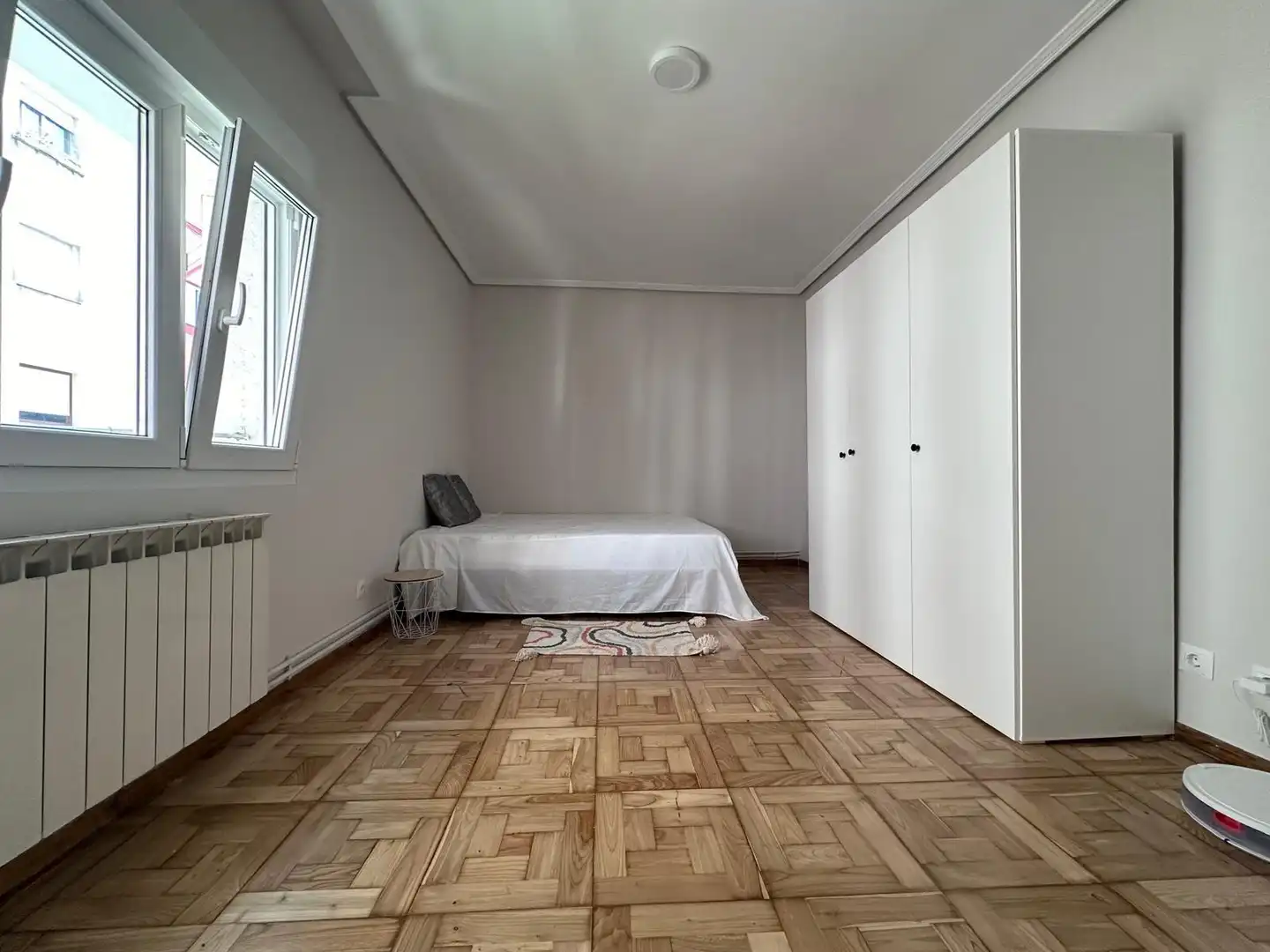 Schlafzimmer von Wohnung zur Miete in Santander mit Heizung und Möbliert