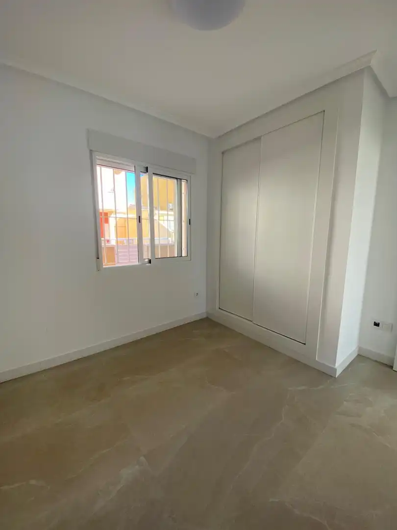 Dormitori de Planta baixa en venda en Pilar de la Horadada amb Terrassa, Piscina i Piscina comunitària