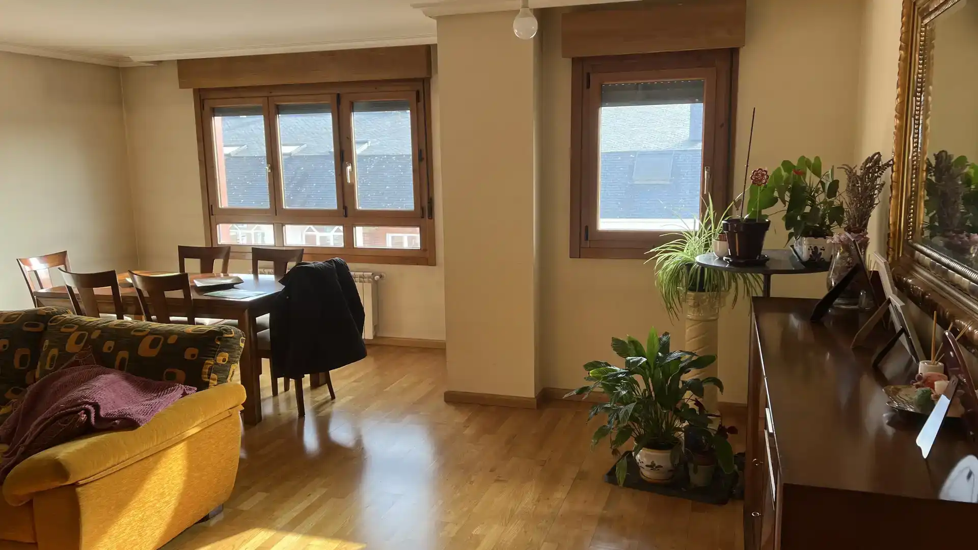 Wohnzimmer von Maisonette zum Verkauf in Ponferrada