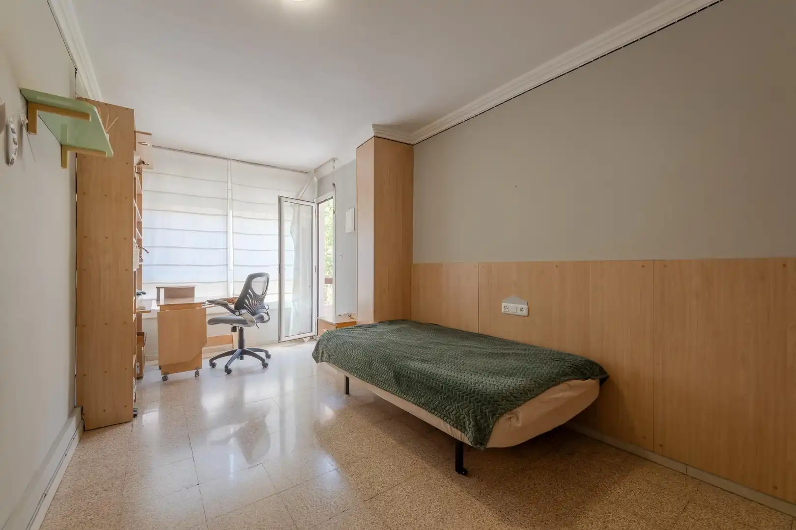 Dormitori de Pis en venda en Girona amb Aire condicionat, Calefacció i Traster