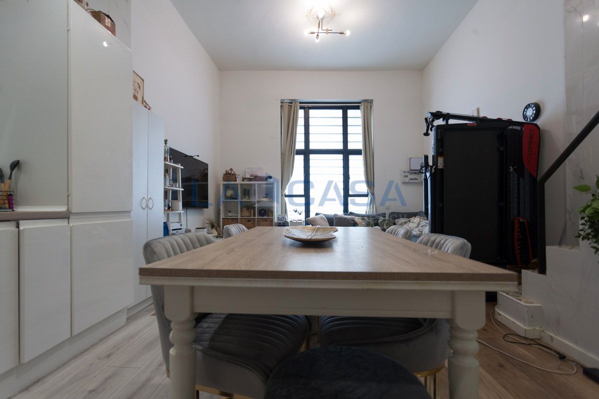 Comedor de Piso en venta en  Barcelona Capital con Calefacción y Terraza