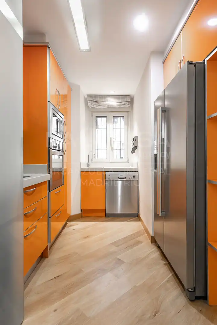 Cocina de Piso en venta en Madrid con Calefacción