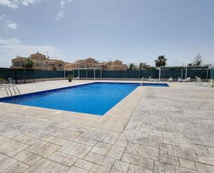 Piscina de Casa o xalet en venda en Torrevieja amb Jardí privat, Terrassa i Piscina comunitària