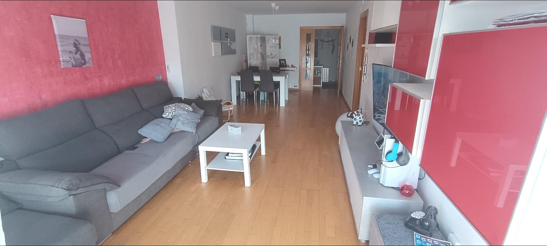 Sala d'estar de Pis en venda en Cunit amb Parquet, Terrassa i Piscina