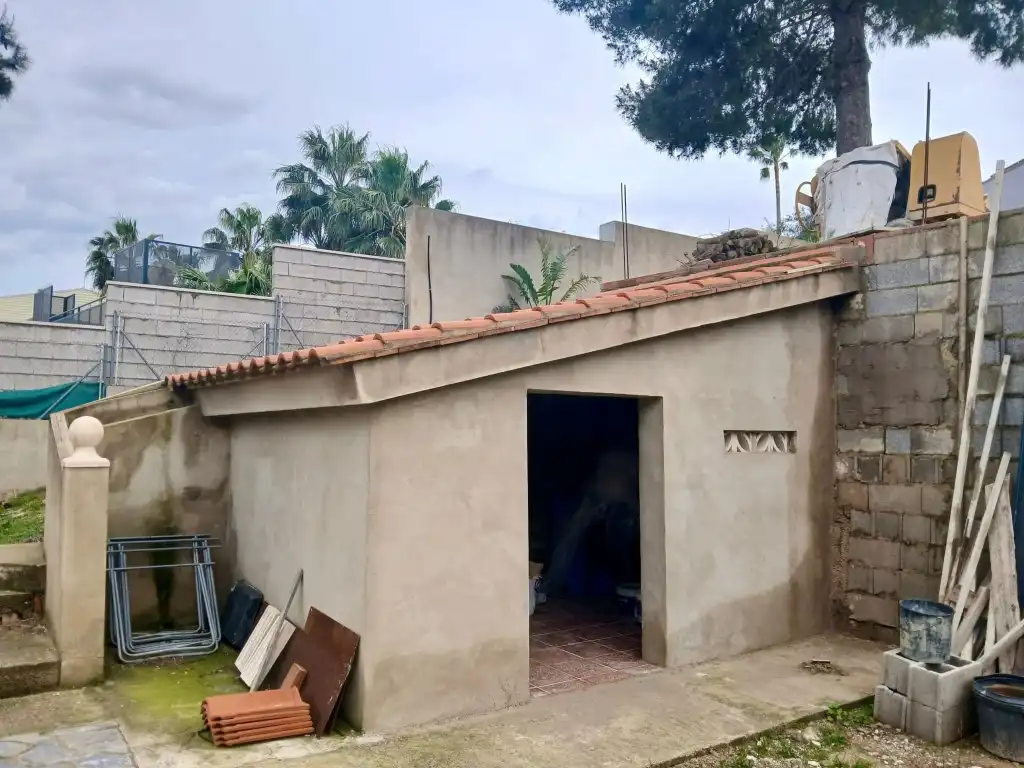 Vista exterior de Casa o chalet en venta en Montroi / Montroy con Terraza y Piscina