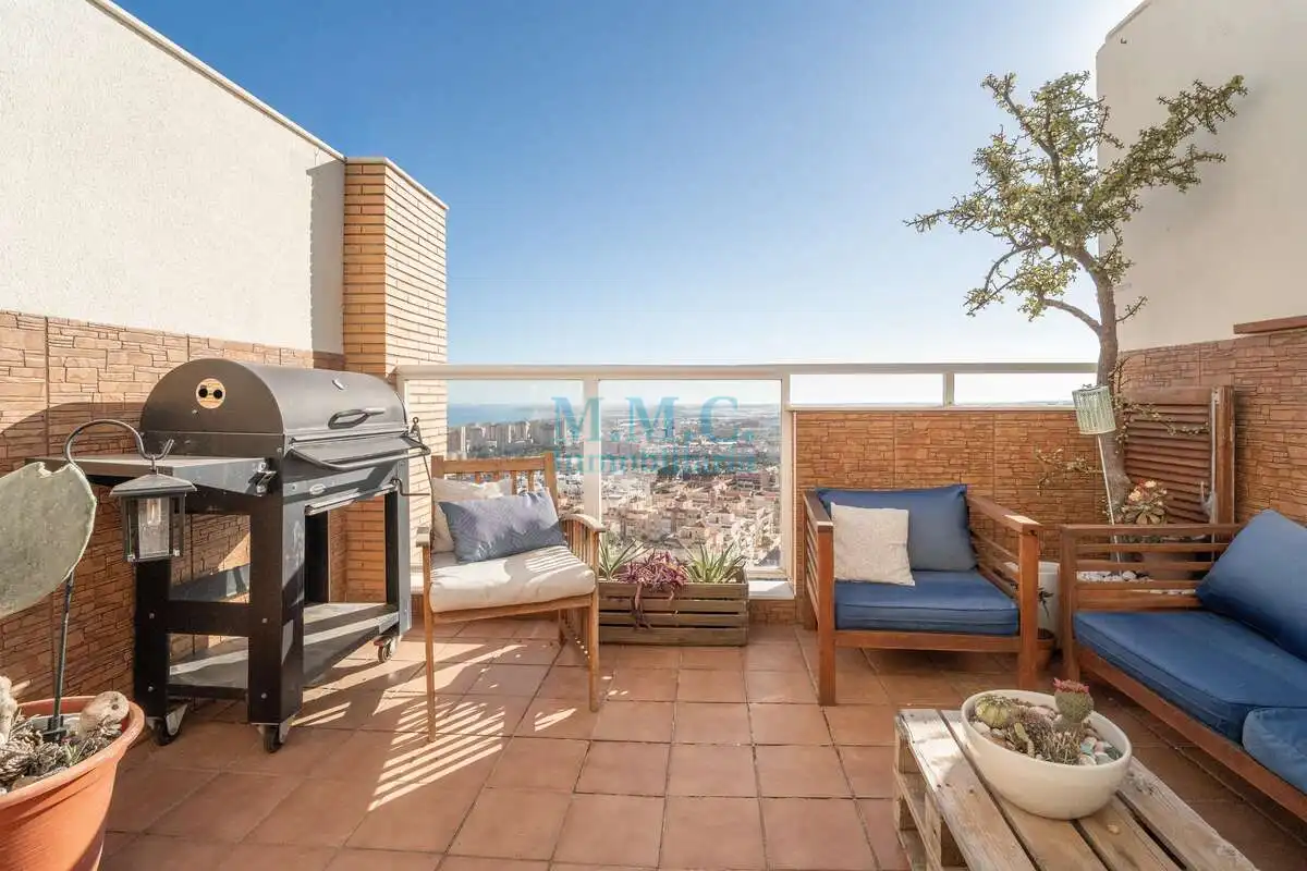 Tríplex amb terrassa en venda a Aguadulce